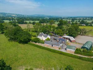 Daywell Manor, Gobowen. Photo: Knight Frank/Zoopla