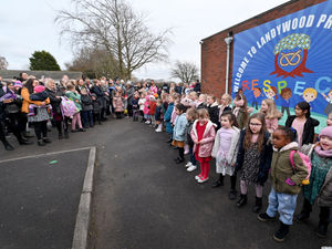 Supporting image for story: Primary school becomes traditional German Christmas market for the day