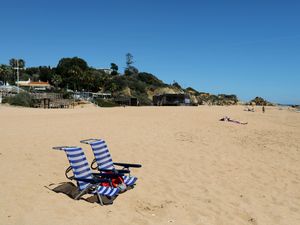 Supporting image for story: EU takes step towards relaxing tourism travel for fully vaccinated visitors