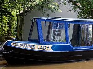 Supporting image for story: Carers and cared-for people enjoy a sing-along and a ride on a canal thanks to Rotary and council