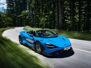 Supporting image for story: First Drive: The McLaren 765LT Spider takes drop-top performance to a new level