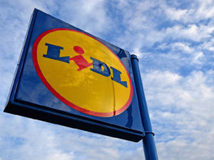 Supporting image for story: Hundreds sign petition calling for rethink of 'dangerous' road at Newport retail park