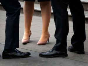 Supporting image for story: Pay lags behind inflation while unemployment rate rises