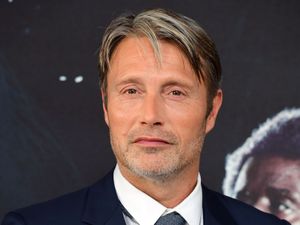 Supporting image for story: Mads Mikkelsen declares war on muggles in new Harry Potter spinoff trailer