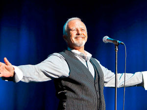 Supporting image for story: David Essex talks ahead of Legends Live tour in Birmingham