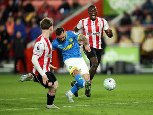 Supporting image for story: 'We have shown we can': Adam Armstrong makes Wolves 'compete' view after first goal in Brentford comeback