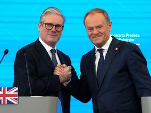 Supporting image for story: Polish PM says he wants ‘Breturn’ not Brexit as Starmer visits Warsaw