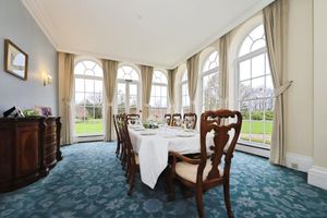 The manor house in Eardington (Yopa)