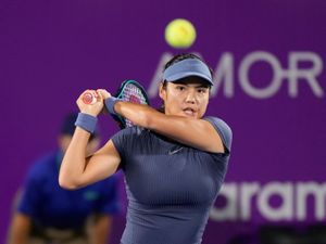 Supporting image for story: Emma Raducanu overcomes weather delays to make winning start at Korea Open