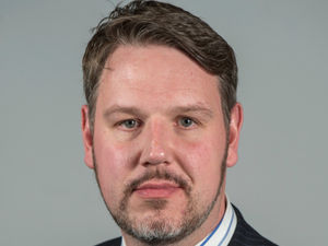 Supporting image for story: Commissioner's warning to paedophile-hunting vigilantes