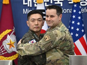 Supporting image for story: US and South Korean militaries signal joint drills amid North Korea tensions