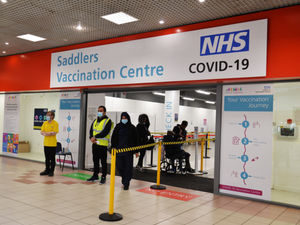 Supporting image for story: 'Brilliant response' by 12-15-year-olds to Covid vaccine walk-in centres