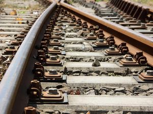 Supporting image for story: Signalling issues cause delays and cancellations on rail service