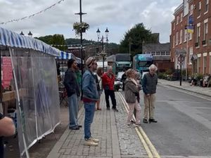 Supporting image for story: Video: Watch moment Kaiser Chiefs' Ricky Wilson stops to watch Shropshire singing sensation Macy O busk in Ludlow