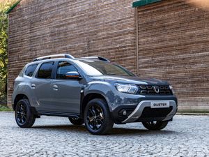Supporting image for story: Dacia beefs up Duster with new Extreme SE specification