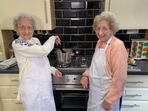 Supporting image for story: Tipton twins share timeless cooking tips