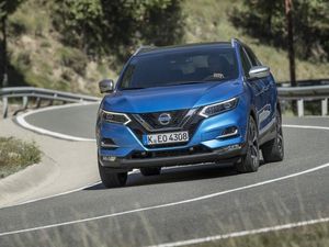 Supporting image for story: First drive: New petrol power reinvigorates the Nissan Qashqai