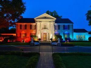 Supporting image for story: Judge blocks effort to put Elvis Presley’s former home Graceland up for sale