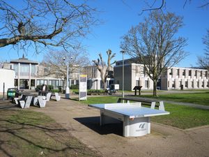 Supporting image for story: Meningitis: Jab rollout to 5,000 university campus students begins