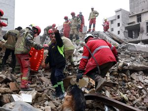 Supporting image for story: US orders 2,500 marines and assault ship to Middle East