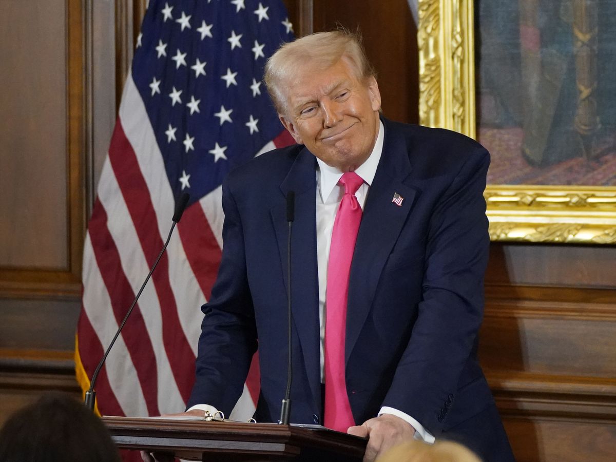 Asian stock markets plunge as Trump defends tariffs