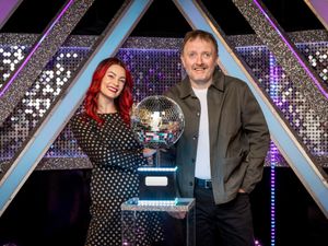Supporting image for story: Comedian Chris McCausland becomes first blind Strictly winner