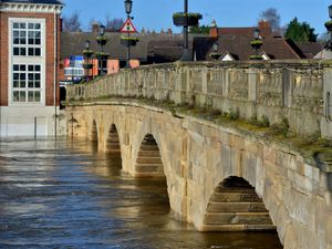 Supporting image for story: Emergency crews rush to River Severn 'water rescue' incident in Shrewsbury