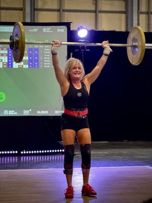 Elizabeth Parkes lifting at this weekends British Championships at the NEC