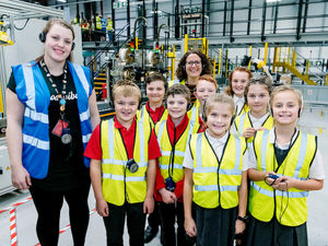 Supporting image for story: Pupils get lesson in engineering at Amazon