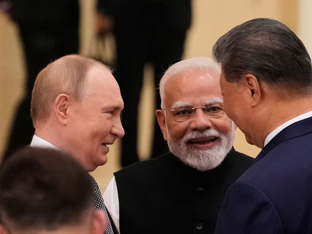 Xi promises &pound;1bn in loans as he pushes SCO development bank