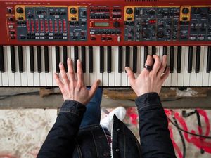 Supporting image for story: This amazing ring allows people to play instruments using hand gestures