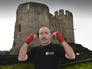 Supporting image for story: Dudley Zoo gardener Carl is kickboxing his way to success