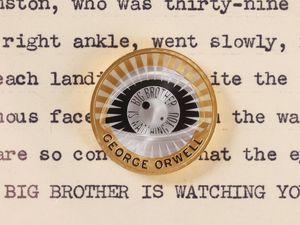 Supporting image for story: 1984 author George Orwell celebrated on new Royal Mint £2 coin