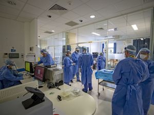 Supporting image for story: Denying NHS staff pay rise in Budget ‘kick in the teeth’, says Labour