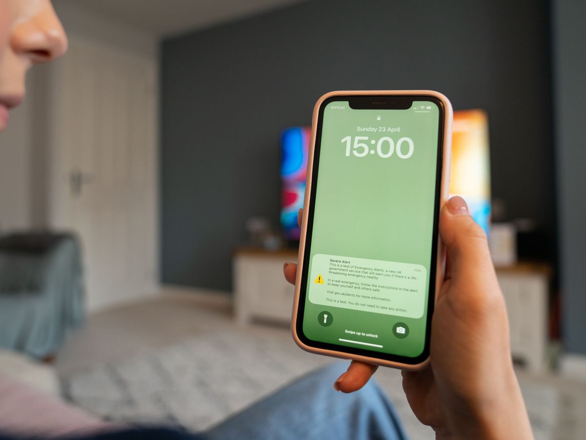 Mobile phone emergency alert system to be tested in early September