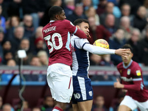 Supporting image for story: Kortney Hause happy to show his versatility for Aston Villa