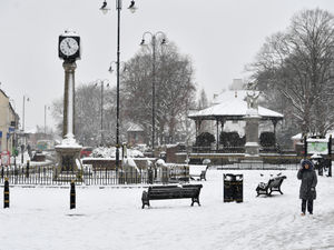 Supporting image for story: When will the snow stop? Black Country forecast as weather warning remains in place