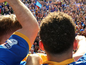 Supporting image for story: Paul Hurst tells his Shrewsbury side to write themselves into history