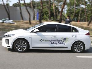 Supporting image for story: Riding shotgun in Hyundai’s autonomous car