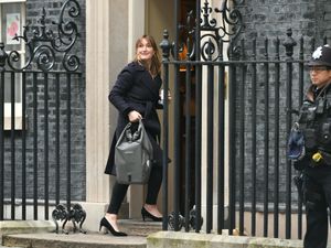 Supporting image for story: No 10 signals thawing of relations with media after Cummings departure
