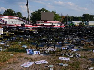 Supporting image for story: Ex-fire chief who died at Trump rally used body to shield family from gunfire