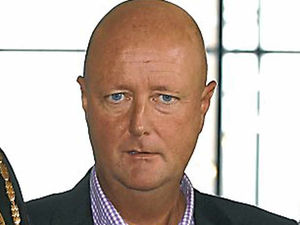 Supporting image for story: Boxing world in mourning as Black Country trainer Dean Powell dies at 47