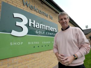 Supporting image for story: Lifetime award for golf pioneer Ian Bonser