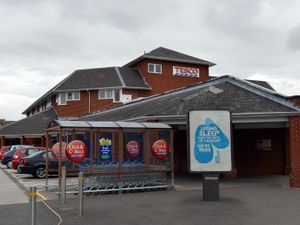 Supporting image for story: Tesco defends new way of controlling Whitchurch car park