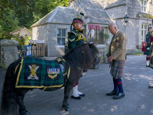 Supporting image for story: King begins Balmoral residency with military ceremony