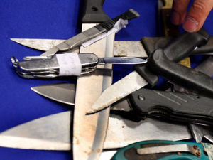 Supporting image for story: Seven in 10 knifepoint robberies go unsolved each year