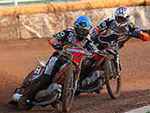 Supporting image for story: Wolves ride to easy victory