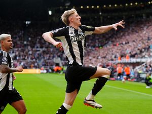 Supporting image for story: Anthony Gordon earns Newcastle a point against champions Manchester City