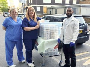 Supporting image for story: Curry chefs delivering thousands of free meals to thank hospital staff