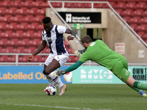 Supporting image for story: Steve Bruce working to protect West Brom's Daryl Dike from fatigue